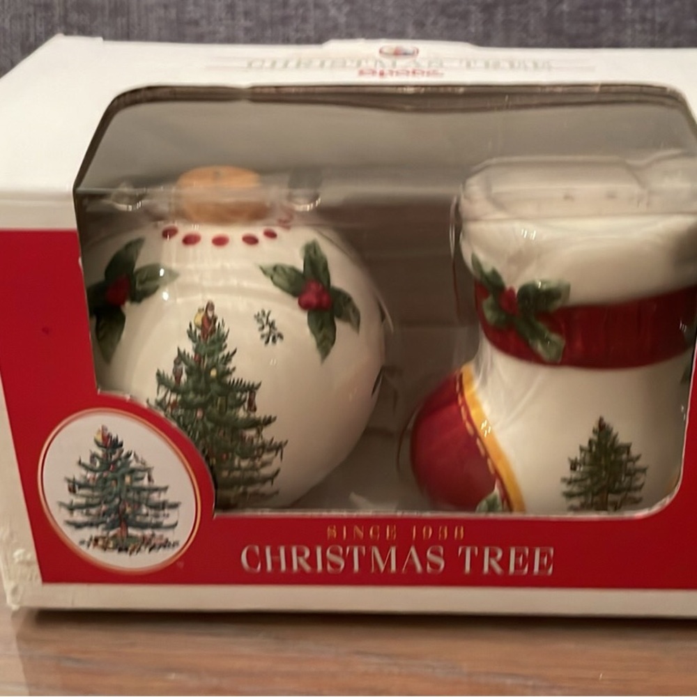 Spode Christmas Salt and Pepper Shakers